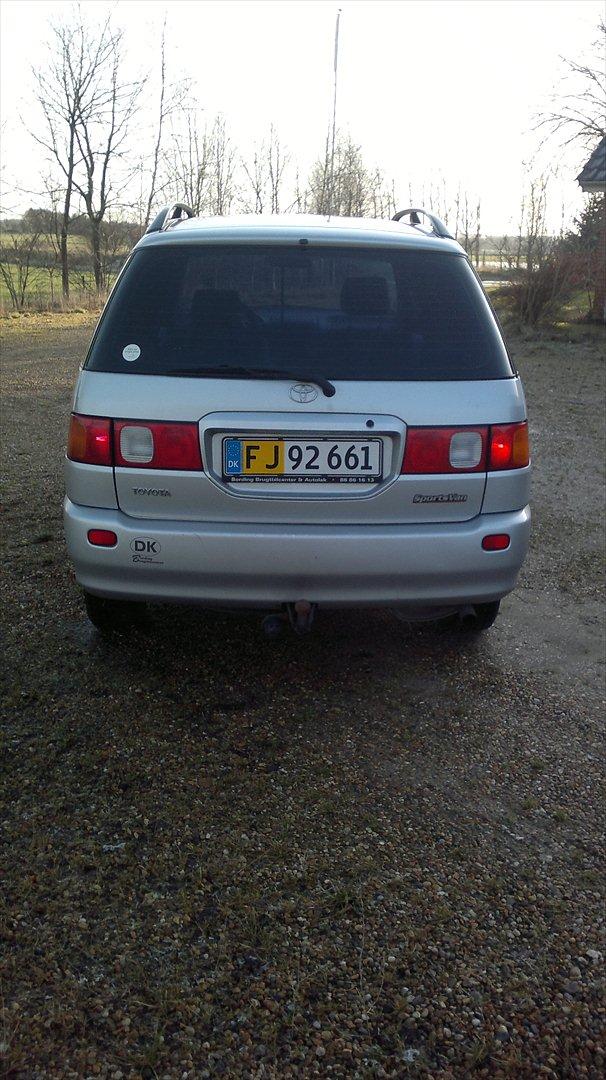 Toyota toyota sportsvan billede 4