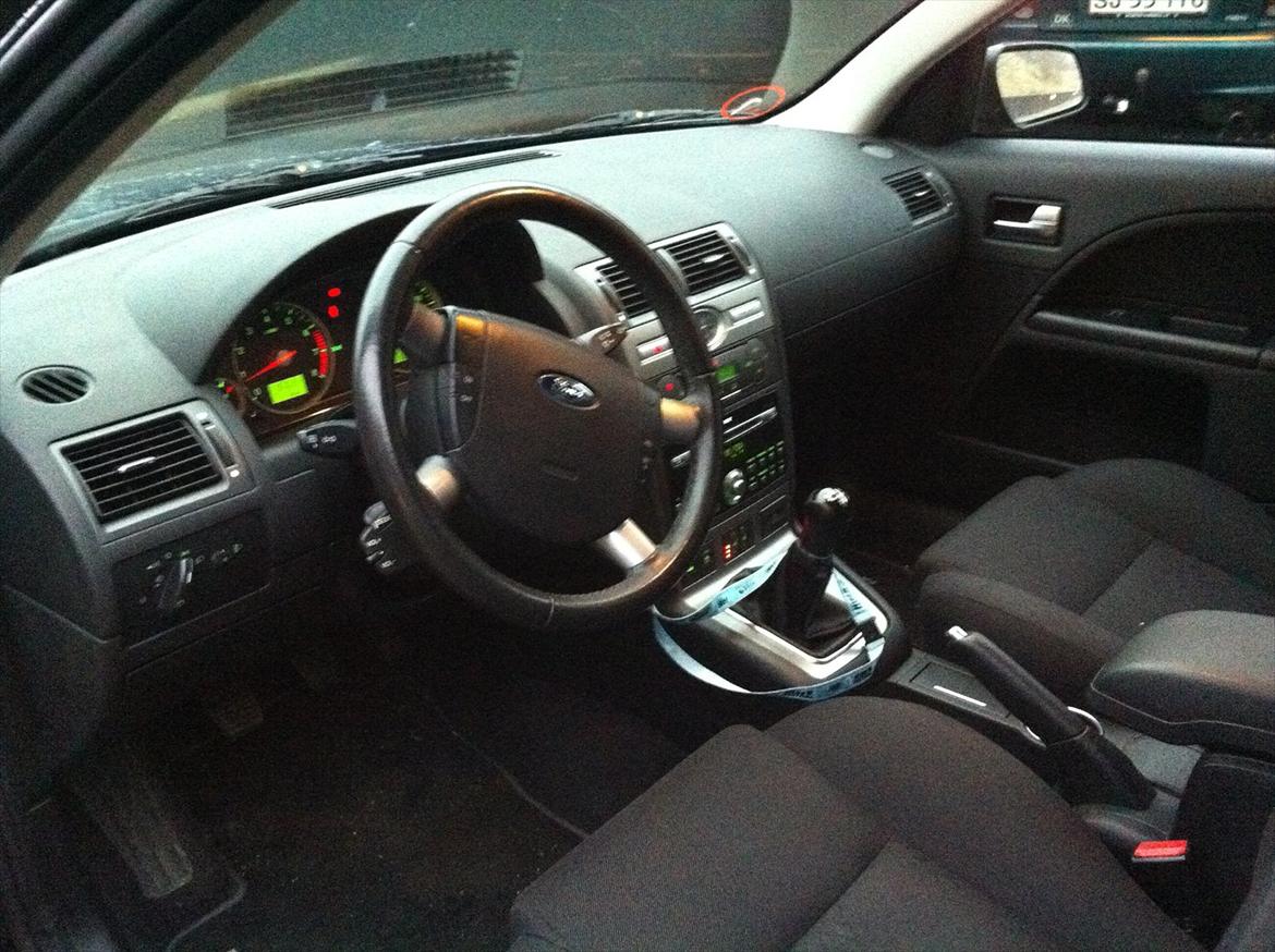 Ford Mondeo 2.5 st.-car SOLGT! billede 9