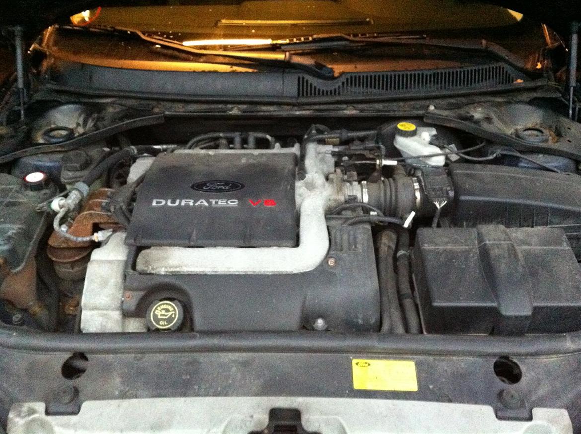 Ford Mondeo 2.5 st.-car SOLGT! - maskinhuset får en kraftig rengøring i løbet af foråret/sommeren. billede 14