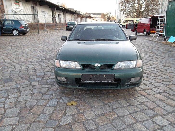 Nissan almera 1.6SR billede 1