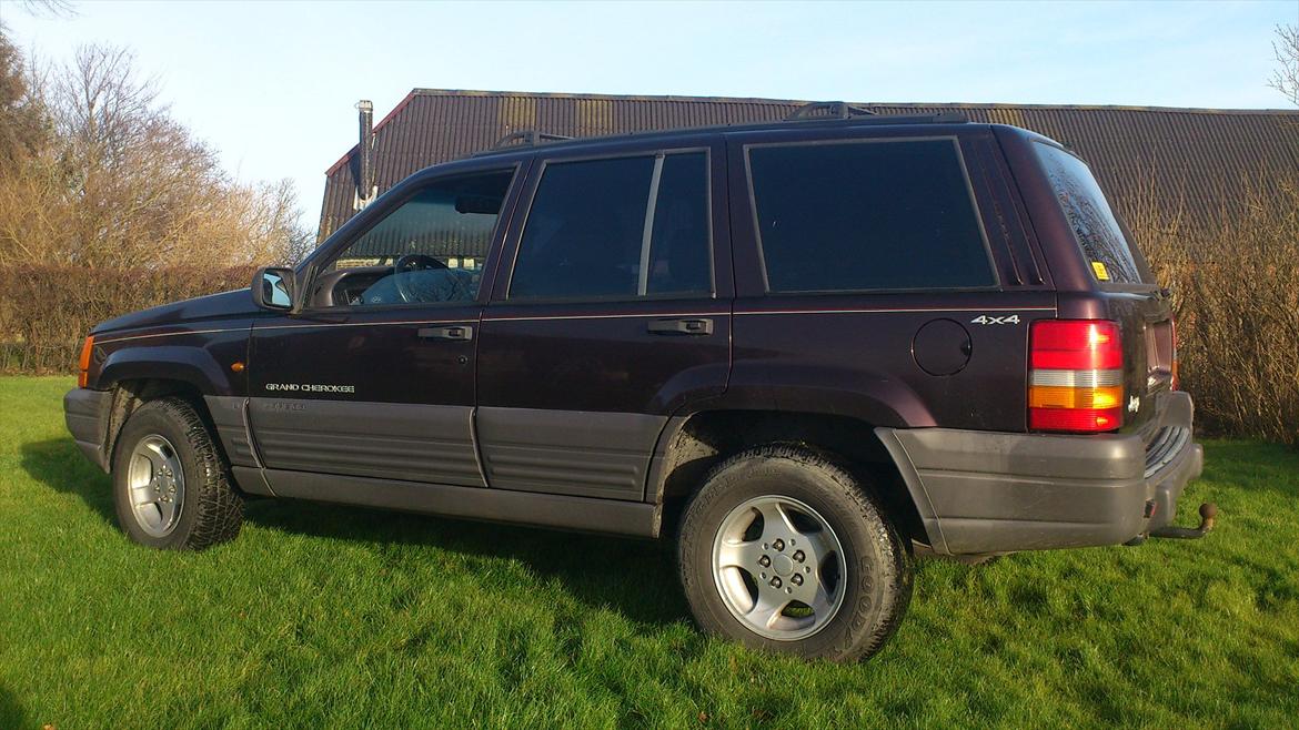 Jeep cherokee  laredo billede 1