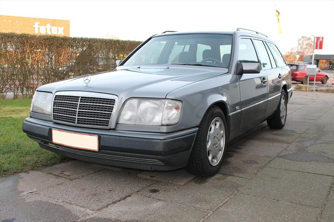 Mercedes Benz 300TD S124 'SOLGT' billede 3