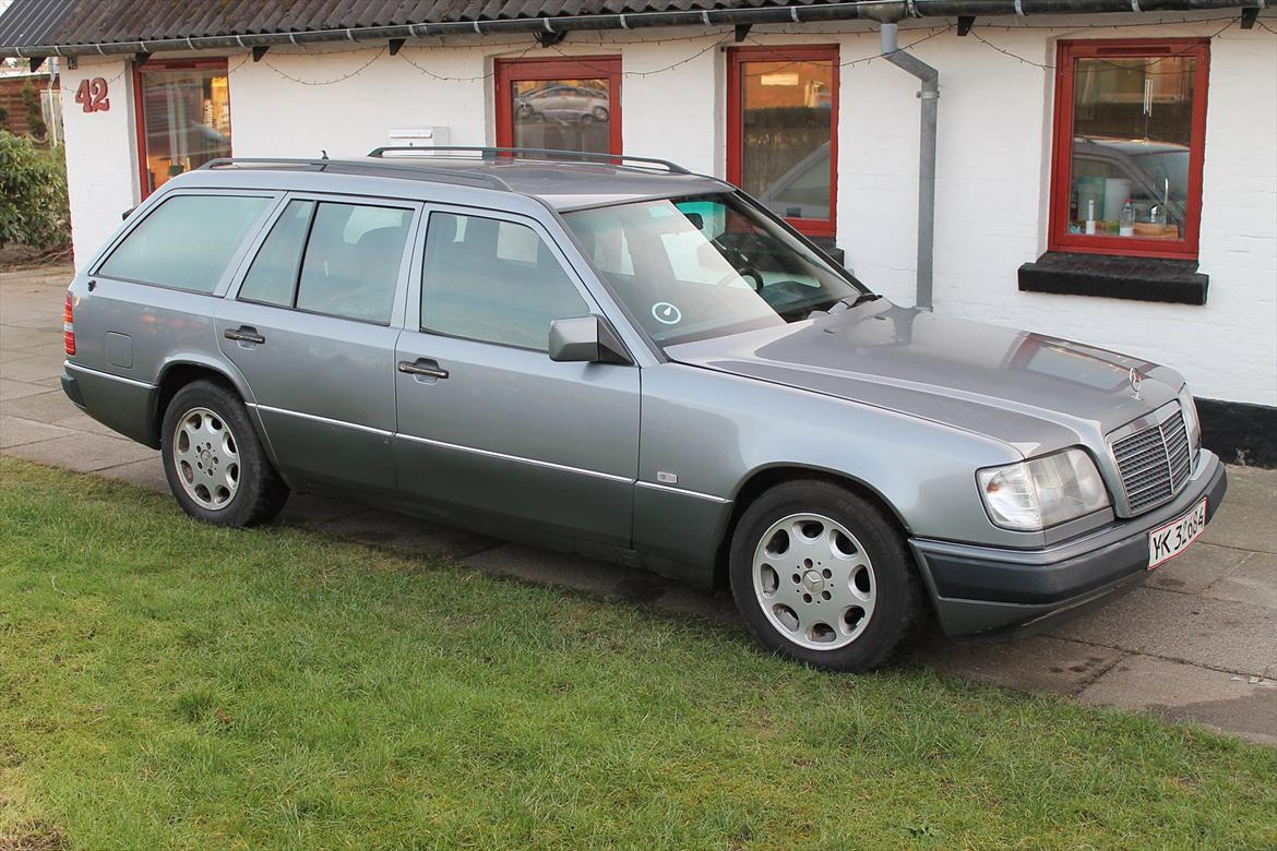 Mercedes Benz 300TD S124 'SOLGT' billede 5