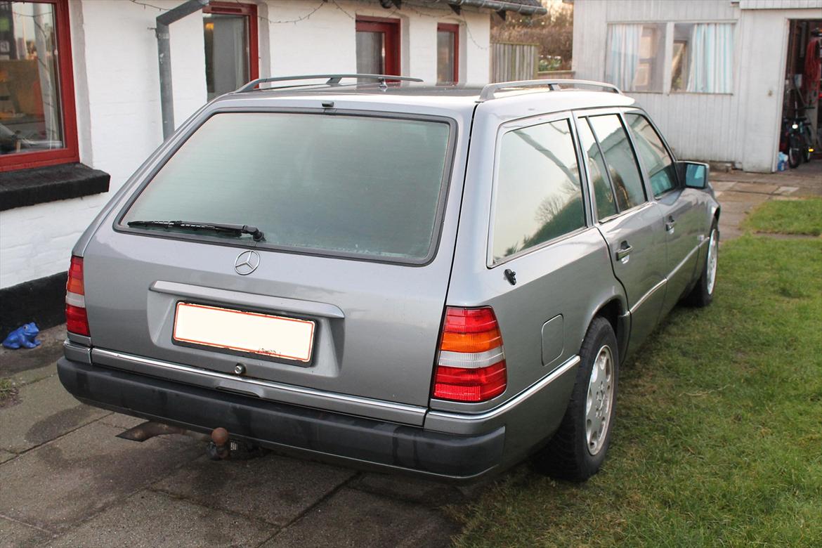 Mercedes Benz 300TD S124 'SOLGT' billede 6