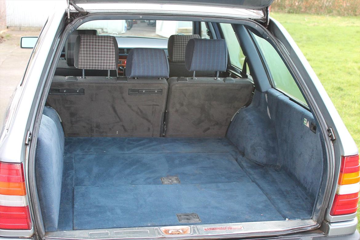 Mercedes Benz 300TD S124 'SOLGT' billede 7