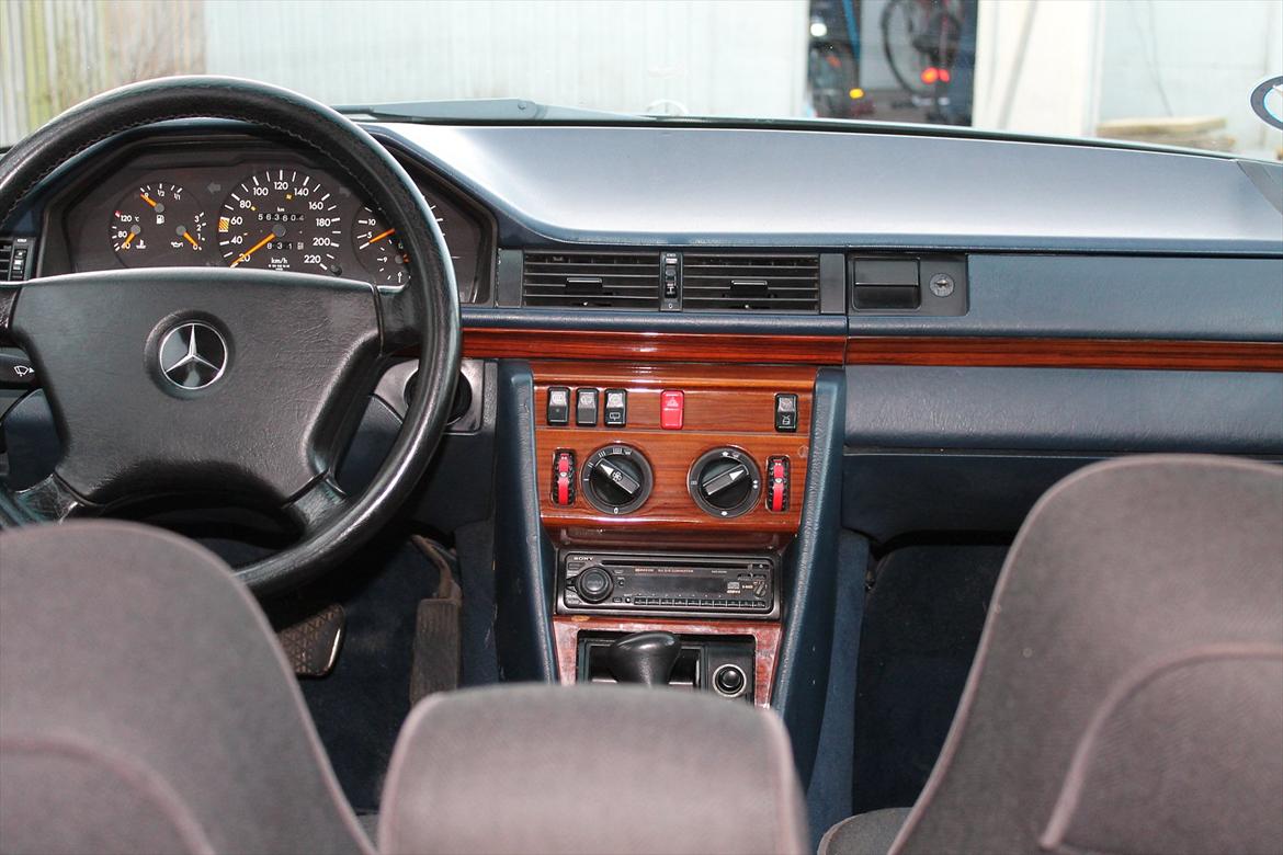 Mercedes Benz 300TD S124 'SOLGT' billede 8