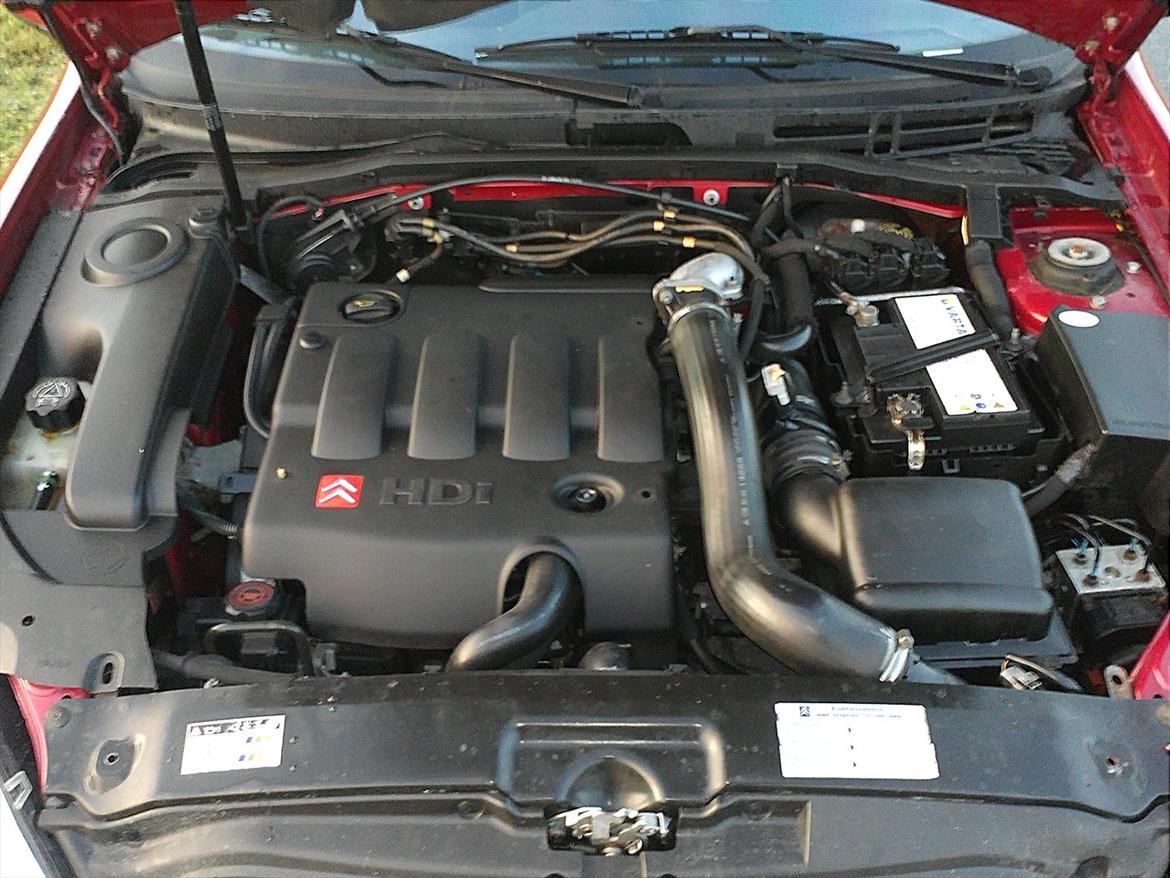 Citroën Xsara PH2 stc. 2.0HDI Prestige - Det fine maskinrum billede 11