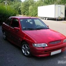 Ford Escort CLX :: Solgt ::