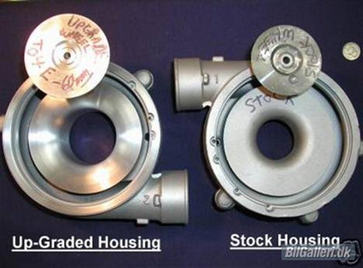 Toyota Landcruiser HJ61 død - det er så forskælden på en orginal turbo og så en opgraderet turbo. og det virker Tak til TURBO.DK billede 5