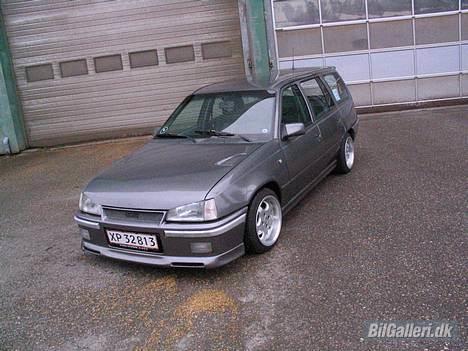 Opel Kadett E  Caravan 16v billede 2