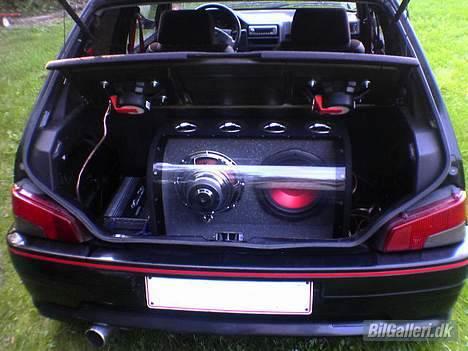 Peugeot 106 rallye totalskadet billede 5