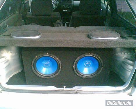VW Polo Coupe *Solgt* - Nye anlæg.. 2 stk 10 " og en 800 watts forstærker og et sæt 6/9 er.. billede 8