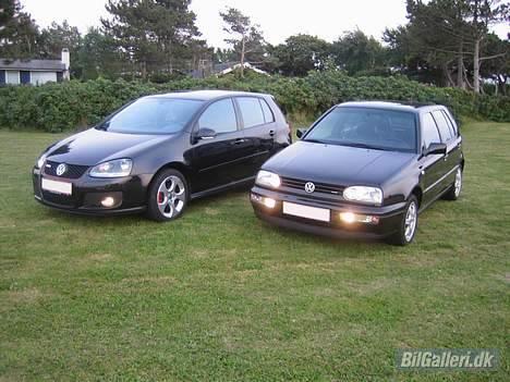 VW Golf VR6 Syncro *SOLGT* - Min fars til venstre. Min egen til højre. En stærk familie! billede 8