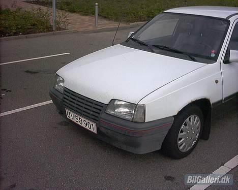 Opel Kadett SKROTTET billede 6