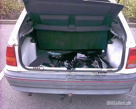 Opel Kadett SKROTTET billede 9