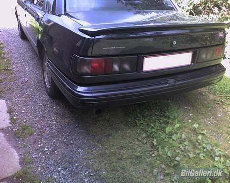 Ford Sierra GT - billedet er taget med mobil.. MEN nu er røven færdig... tak til peter A for byt og hjælp med skift af kofanger! :D billede 11