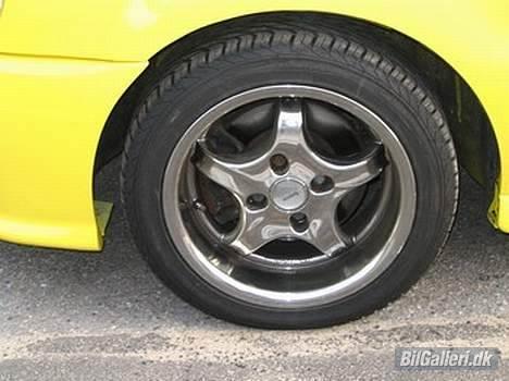 VW Polo 1,4 16v byttet væk - Mine fælge, dårligt billede desværre. billede 2