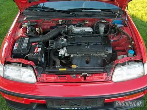 Honda CRX ED9 (SOLGT) - Det er ikke til at se at dette er motorrummet i en bil der er 16 år gammel!!  Virkelig velholdt og MEGET velkørende!! billede 5