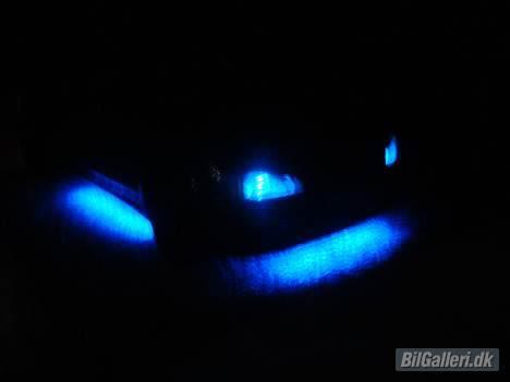 Peugeot 106 rallye-bilen er solgt - Det fede LED Neon sæt lyser godt op og har 10 forskellige funtioner.. billede 13