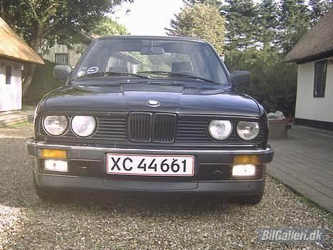 BMW 320i  E30 SOLGT - jaa.. gode forlygter... ;) billede 1