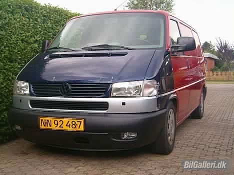 VW Transporter T4 (Solgt) - Som i kan se trænger den til en lakering men den er på vej. billede 1