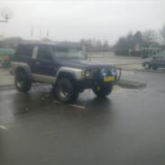 Nissan Patrol GR Y60 'trolden'