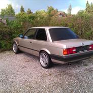 BMW E30 320 i (2,7/2,5) - solgt