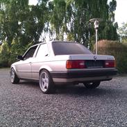 BMW E30 320 i (2,7/2,5) - solgt
