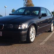 BMW e36 318 ti compact