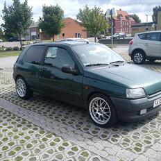 Renault clio 1.4s