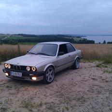 BMW E30 320 i (2,7/2,5) - solgt