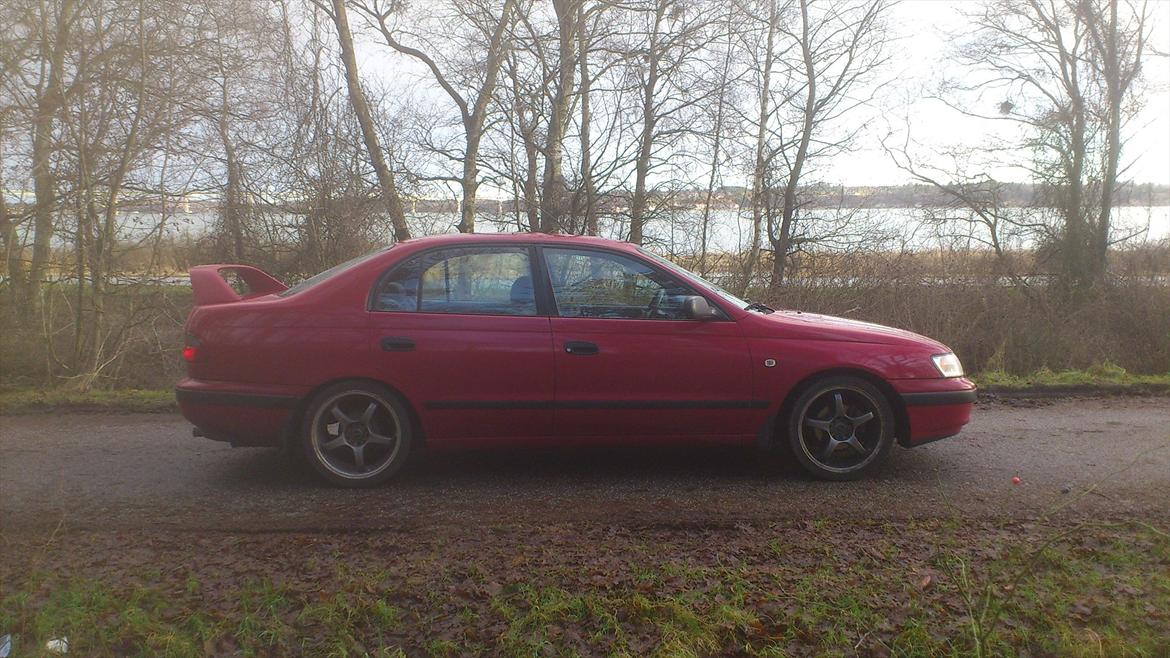 Toyota Carina E 2.0 billede 1