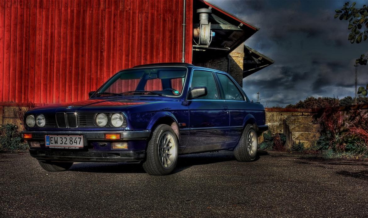 BMW E30 323 2.3i SOLGT billede 2