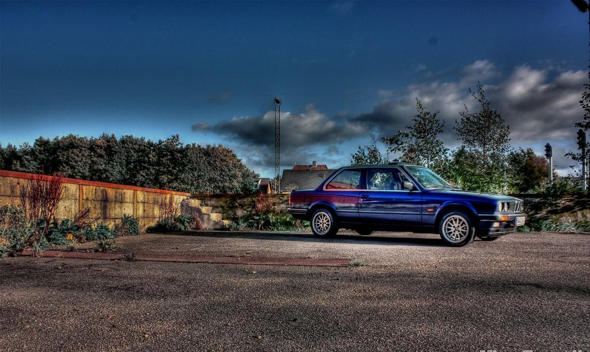 BMW E30 323 2.3i SOLGT billede 3