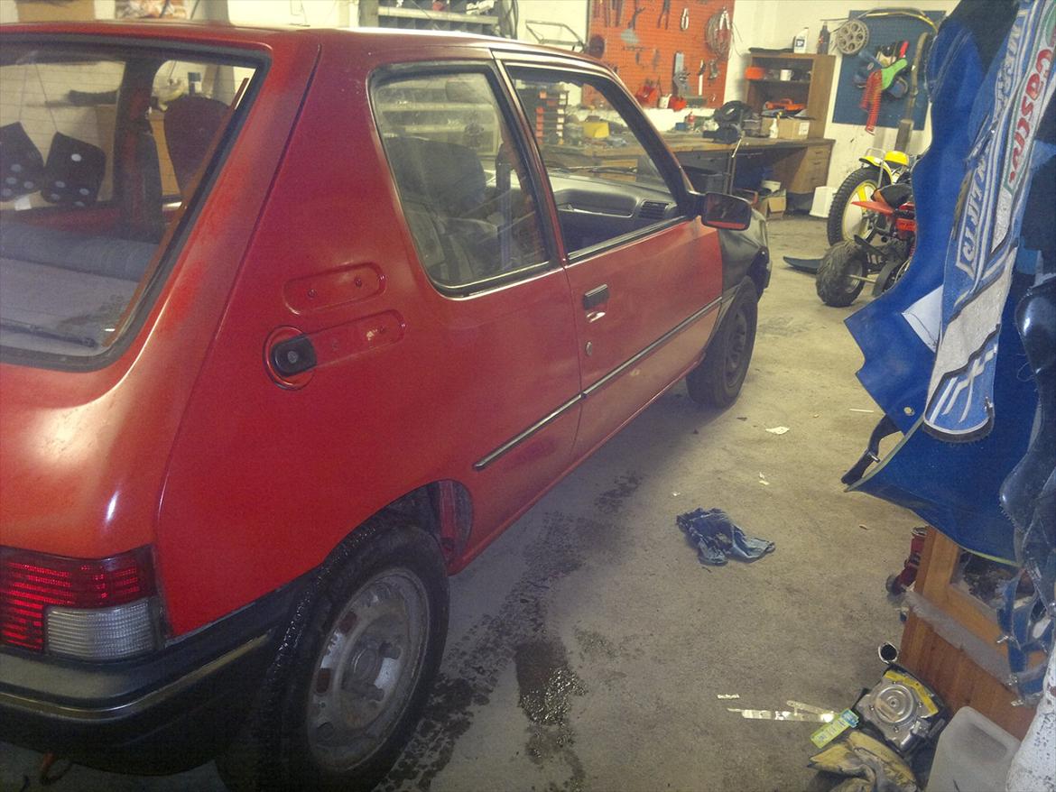 Peugeot 205 solgt billede 9