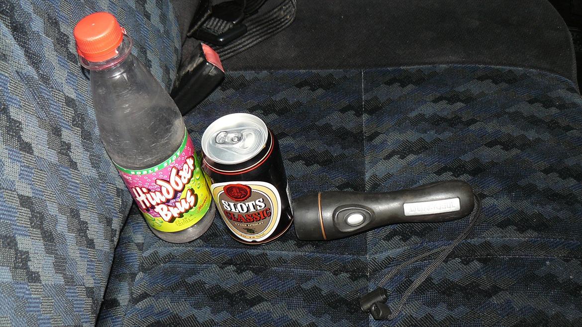 Ford Mondeo (Skrottet, motor solgt) - Det var så hvad der lå i bilen, udover skoder omme bag i :-/
Lommelygten dur da efter et batteriskift ;) billede 20