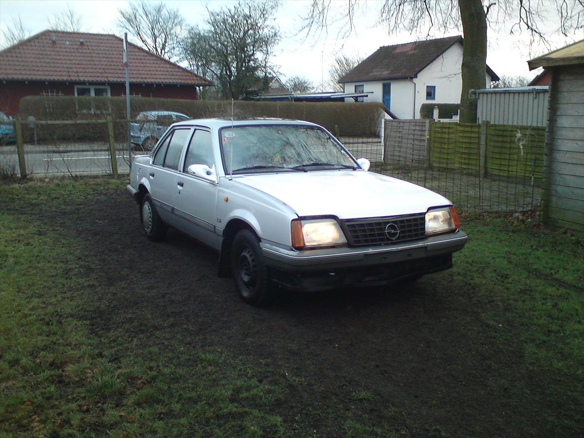 Opel Ascona C 1.6 solgt billede 2