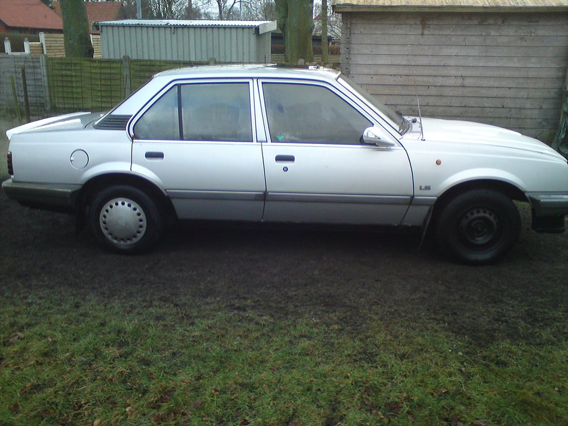 Opel Ascona C 1.6 solgt billede 3