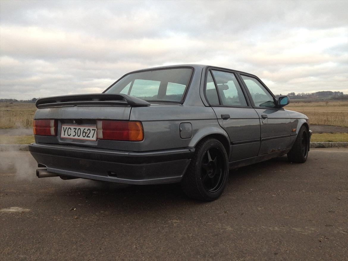 BMW E30 323i billede 8