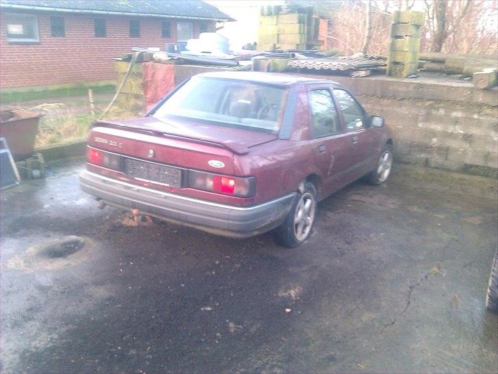 Ford Sierra 2,0i C - Er endt med at forblive Brænderbil bag værkstedet. billede 11