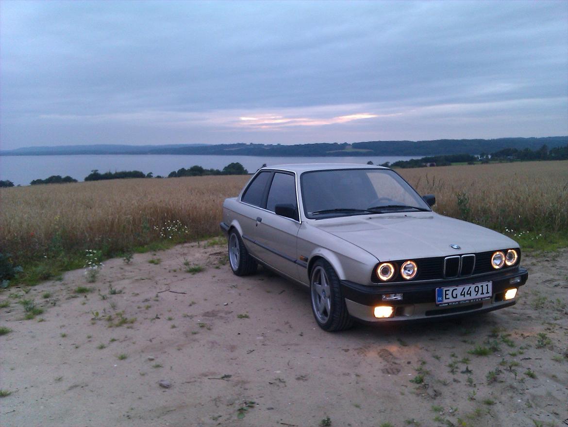 BMW E30 320 i (2,7/2,5) - solgt billede 1