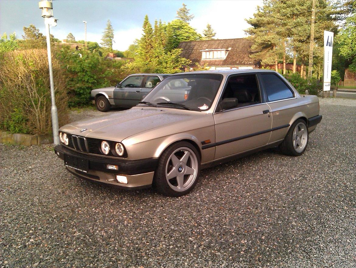 BMW E30 320 i (2,7/2,5) - solgt billede 8
