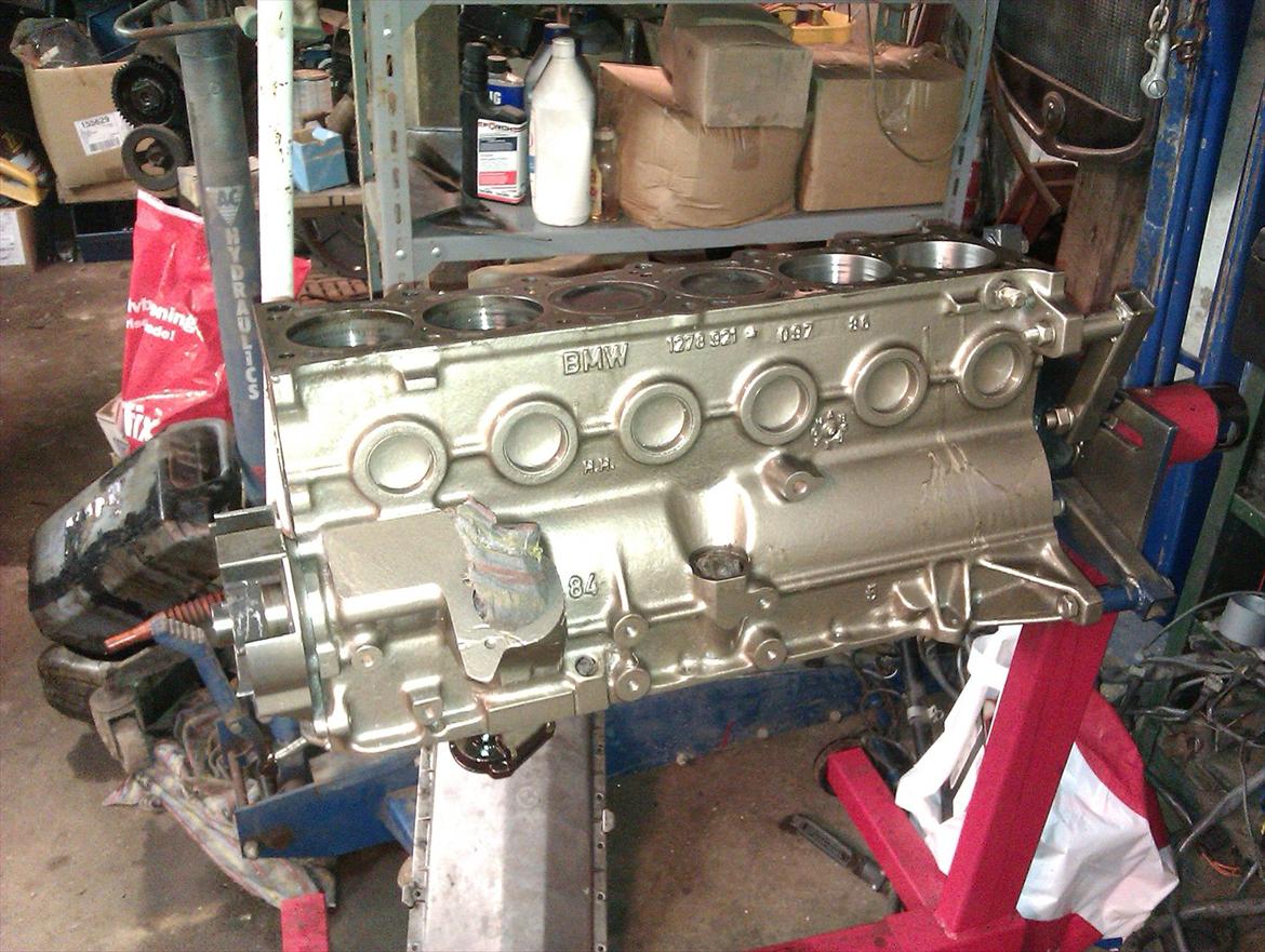 BMW E30 320 i (2,7/2,5) - solgt billede 13