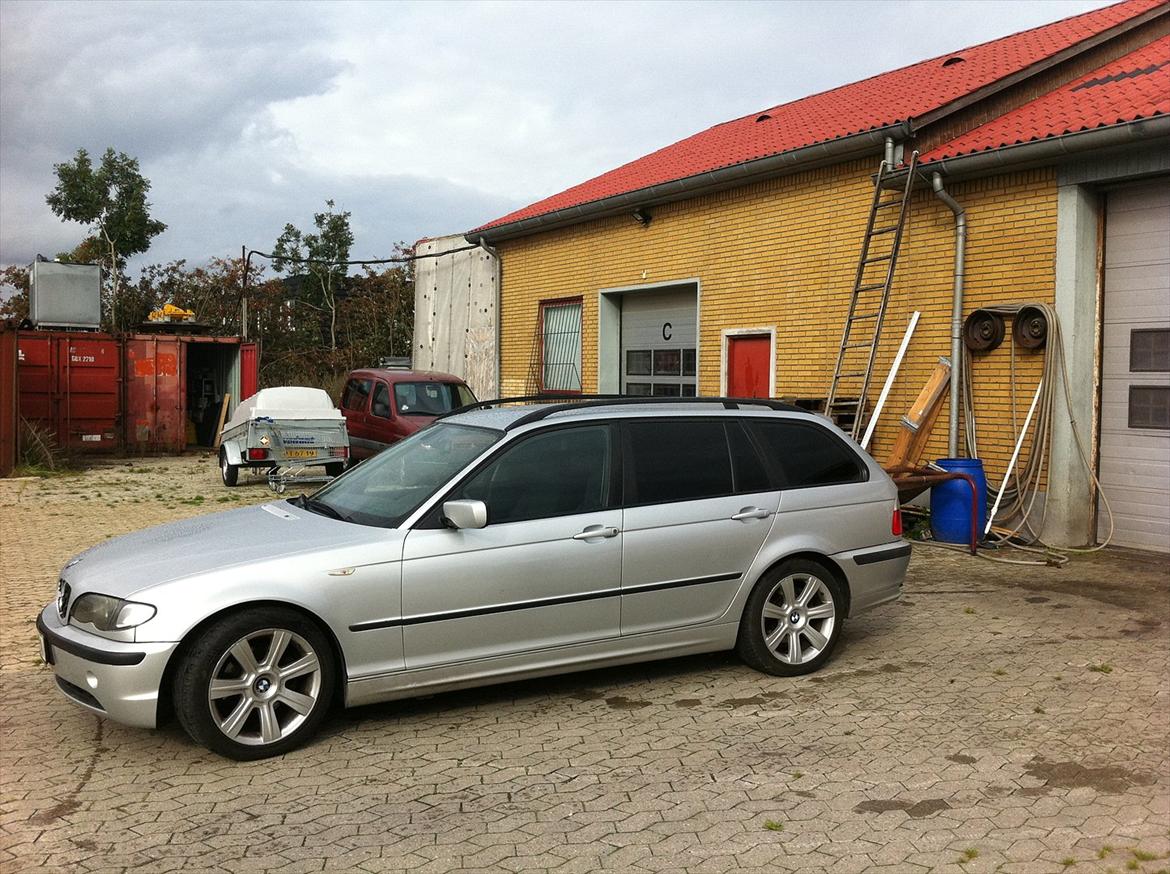 BMW 320D touring billede 9