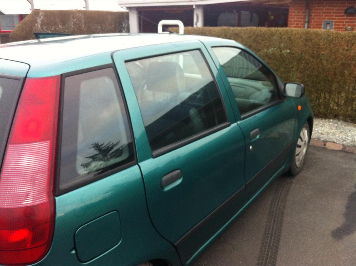 Fiat Punto - Højre side af bilen. billede 8