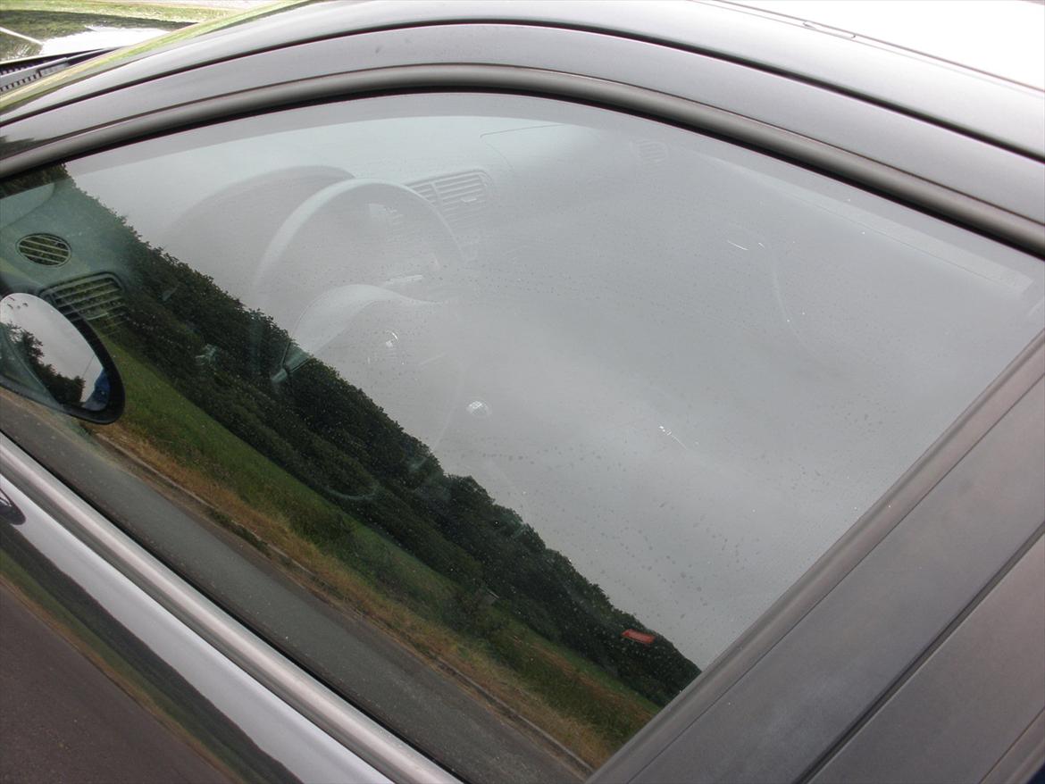 Seat Leon 1,9 TDI 130 Sport - Lidt film pynter røv meget :) 
Desværre revet ud nu, pga hr. betjent.
Men nåede da at køre med det i knap et år! billede 18