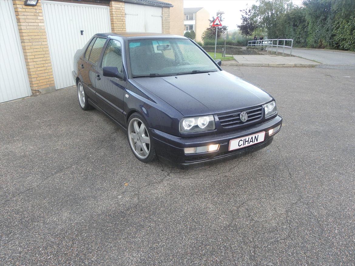 VW Vento 1,8 GL "solgt" billede 3