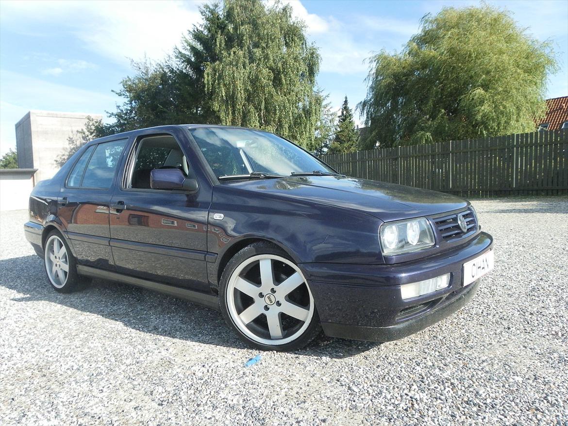 VW Vento 1,8 GL "solgt" billede 4