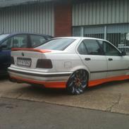 BMW 320i E36 (SOLGT)