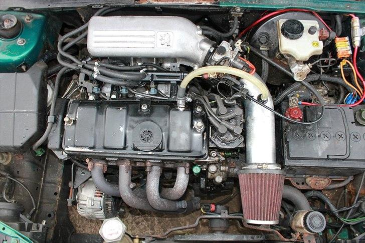 Citroën Saxo 1,6i VTR 8v SOLGT billede 8